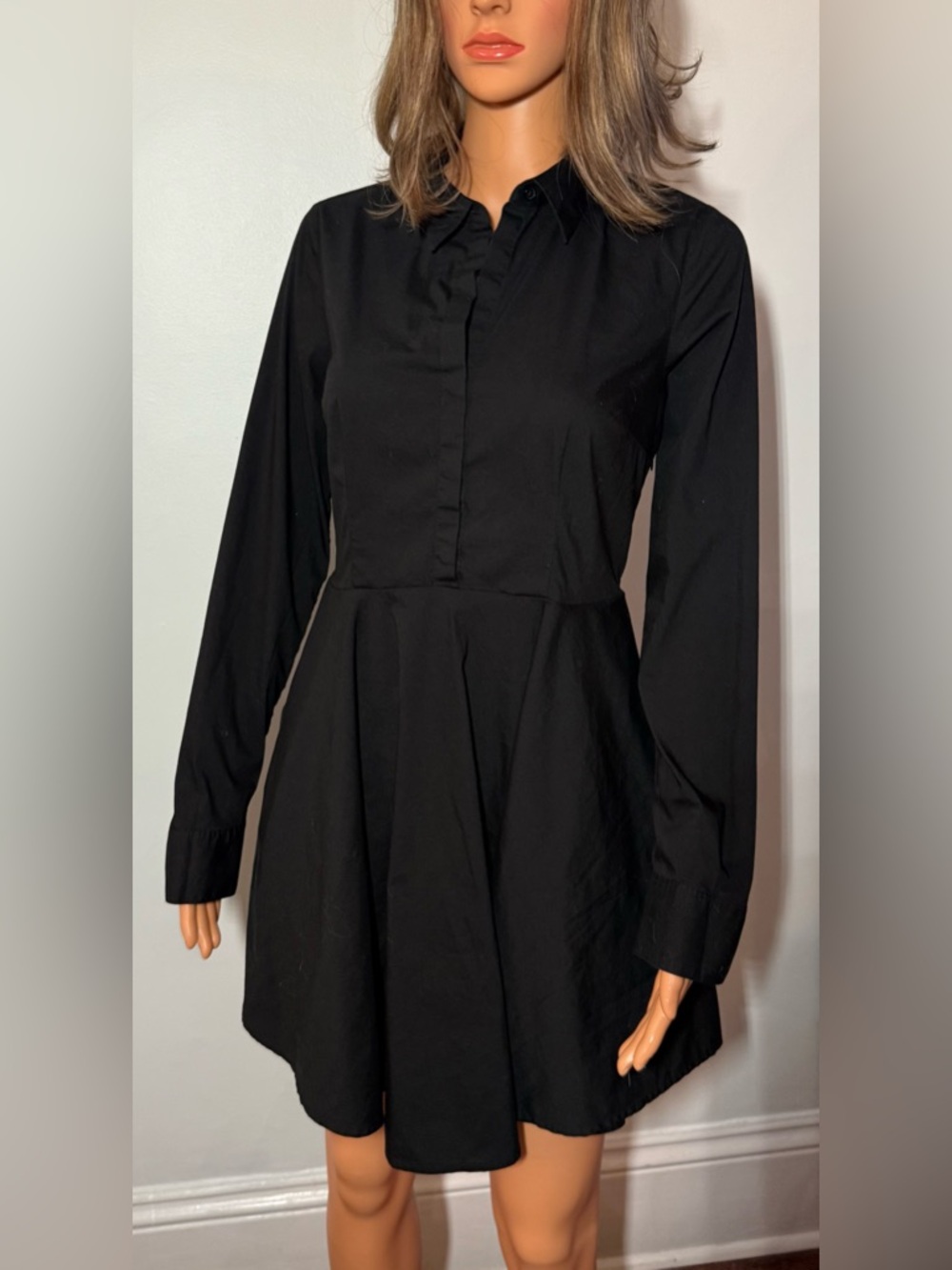 Express black, 1/4 button down mini dress w/ side pockets. Sz. 8
